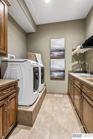 19205 Grande Avenue Circle, Omaha, NE 68022