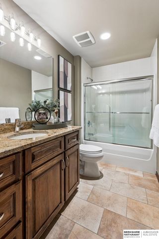 19205 Grande Avenue Circle, Omaha, NE 68022