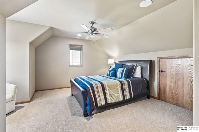 19205 Grande Avenue Circle, Omaha, NE 68022