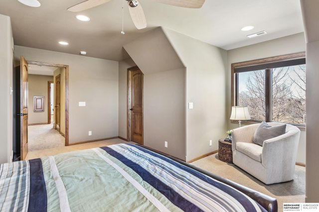 19205 Grande Avenue Circle, Omaha, NE 68022