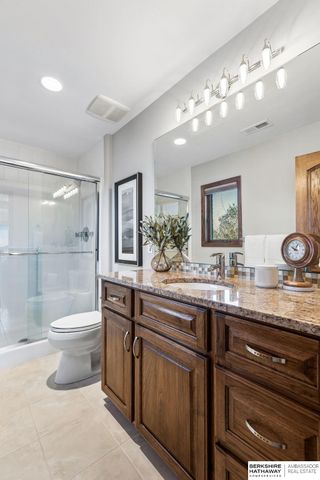 19205 Grande Avenue Circle, Omaha, NE 68022