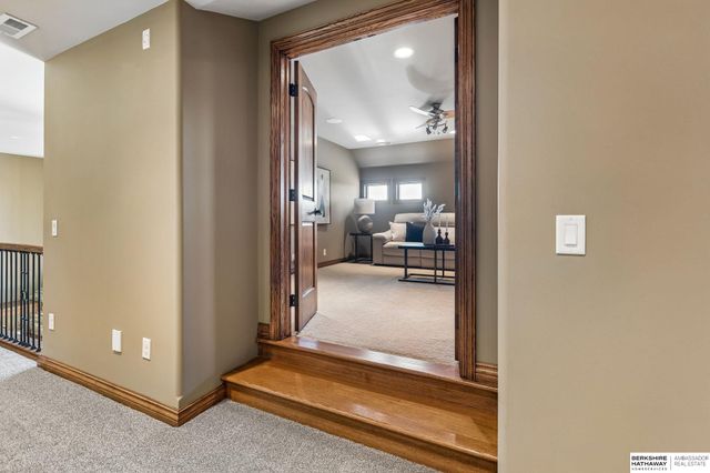 19205 Grande Avenue Circle, Omaha, NE 68022