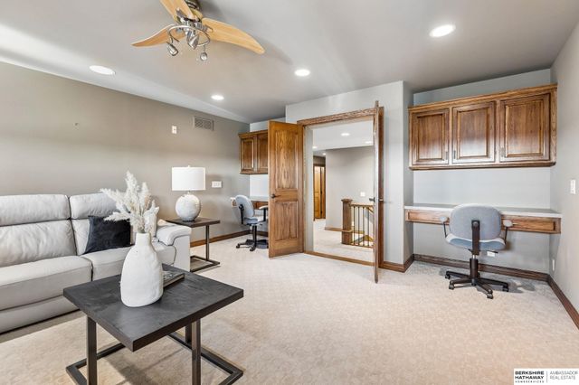 19205 Grande Avenue Circle, Omaha, NE 68022