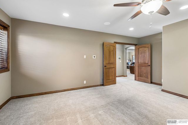 19205 Grande Avenue Circle, Omaha, NE 68022