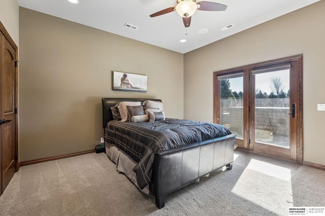 19205 Grande Avenue Circle, Omaha, NE 68022