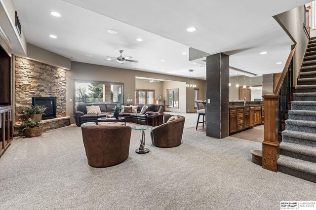 19205 Grande Avenue Circle, Omaha, NE 68022