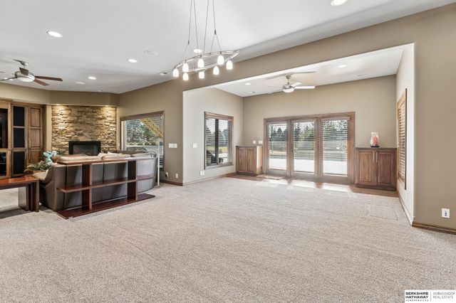 19205 Grande Avenue Circle, Omaha, NE 68022