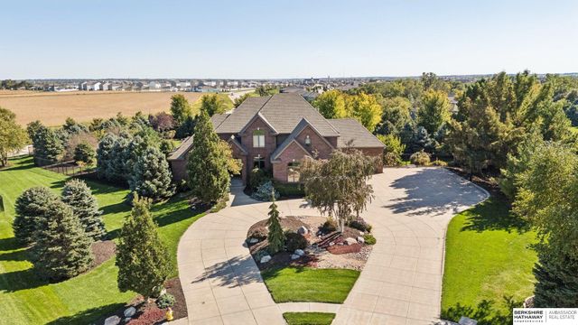 19205 Grande Avenue Circle, Omaha, NE 68022