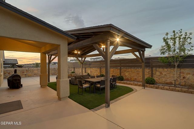 7809 Enchanted Circle, El Paso, TX 79911