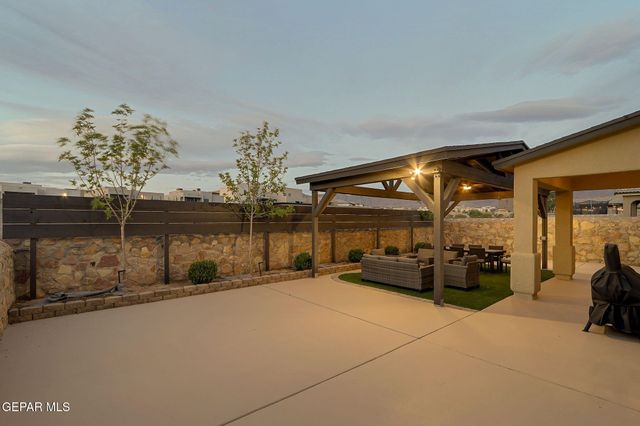 7809 Enchanted Circle, El Paso, TX 79911