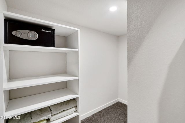 7809 Enchanted Circle, El Paso, TX 79911