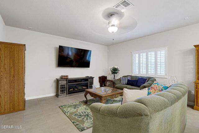 7809 Enchanted Circle, El Paso, TX 79911