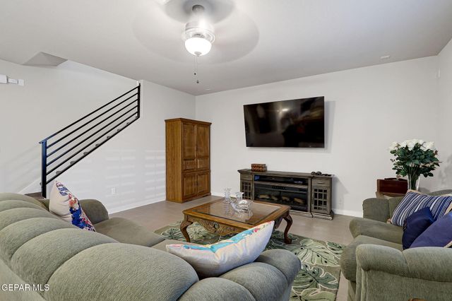 7809 Enchanted Circle, El Paso, TX 79911