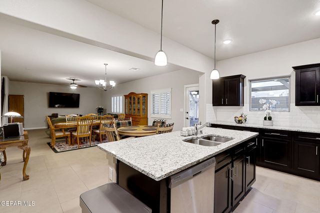 7809 Enchanted Circle, El Paso, TX 79911