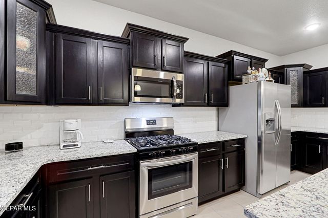 7809 Enchanted Circle, El Paso, TX 79911