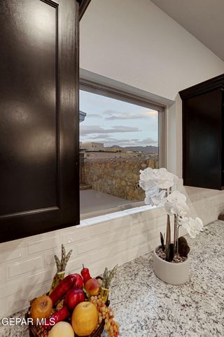 7809 Enchanted Circle, El Paso, TX 79911