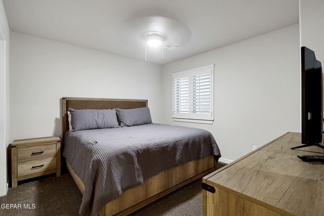 7809 Enchanted Circle, El Paso, TX 79911