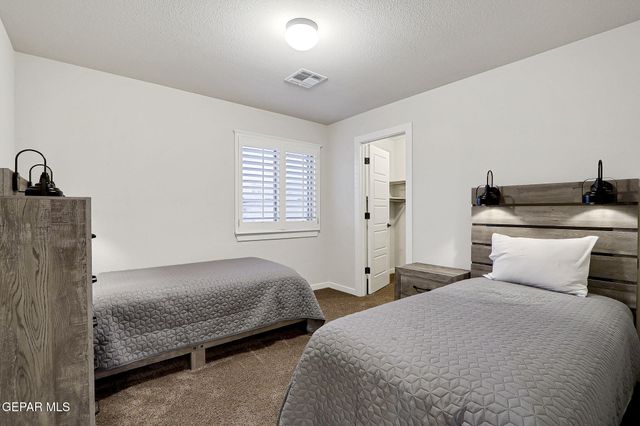 7809 Enchanted Circle, El Paso, TX 79911