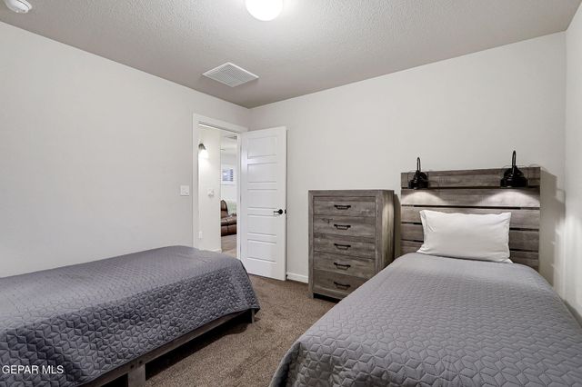 7809 Enchanted Circle, El Paso, TX 79911