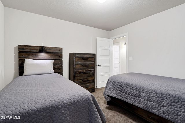 7809 Enchanted Circle, El Paso, TX 79911