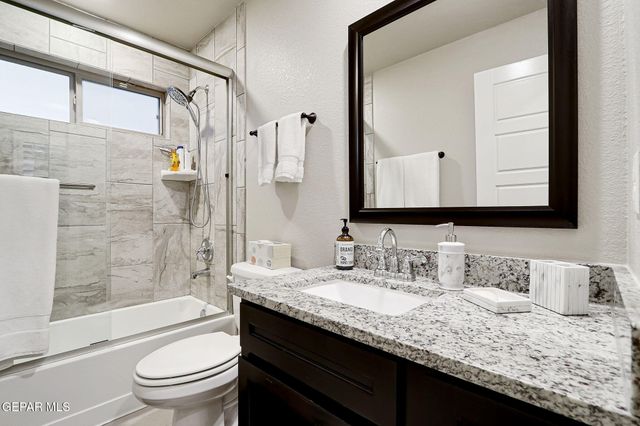 7809 Enchanted Circle, El Paso, TX 79911