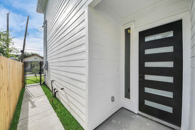 1917 West Street, Houston, TX 77026