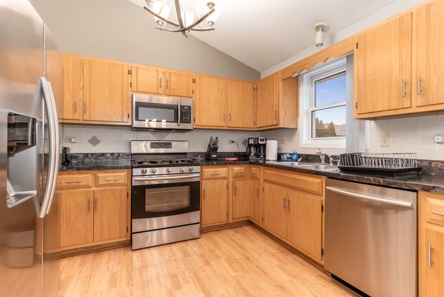 2111 Lolo Pass Drive, Plainfield, IL 60586