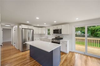 28 Wesleyan Avenue, Warwick, RI 02886
