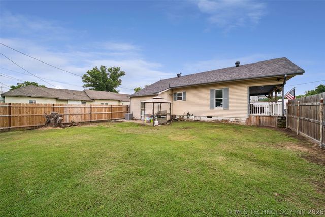 103 S 12th Street, Henryetta, OK 74437