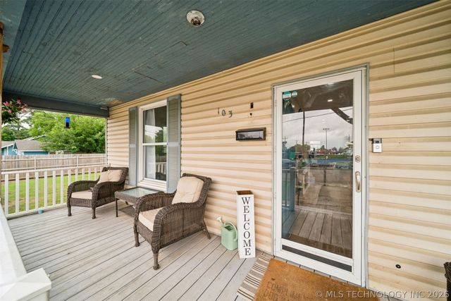 103 S 12th Street, Henryetta, OK 74437