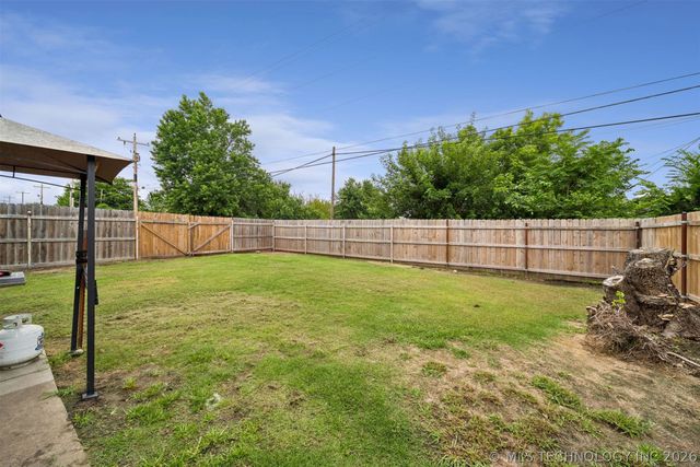 103 S 12th Street, Henryetta, OK 74437