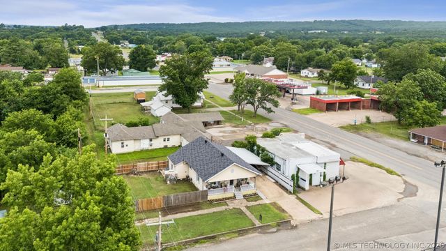 103 S 12th Street, Henryetta, OK 74437