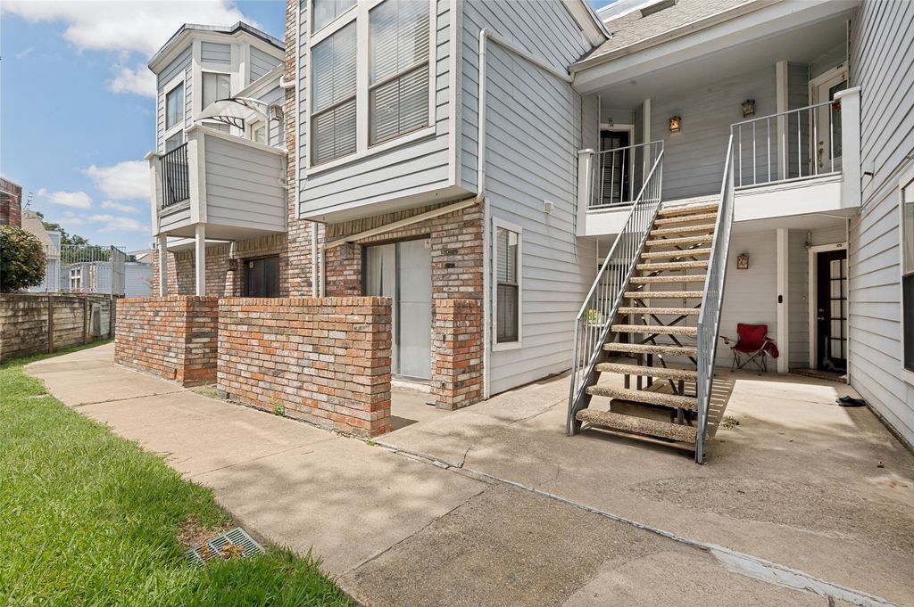 3406 Country Club Drive W 272, Irving, TX 75038