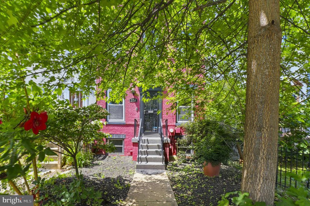 2714 10TH ST NE, Washington, DC 20018