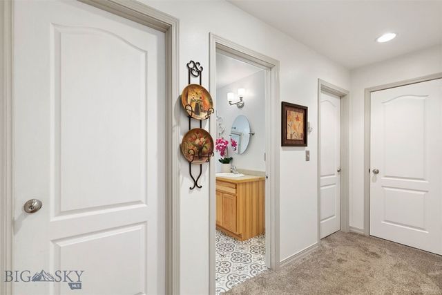 75 Flys Crossing Road, Manhattan, MT 59741