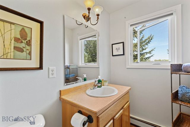75 Flys Crossing Road, Manhattan, MT 59741