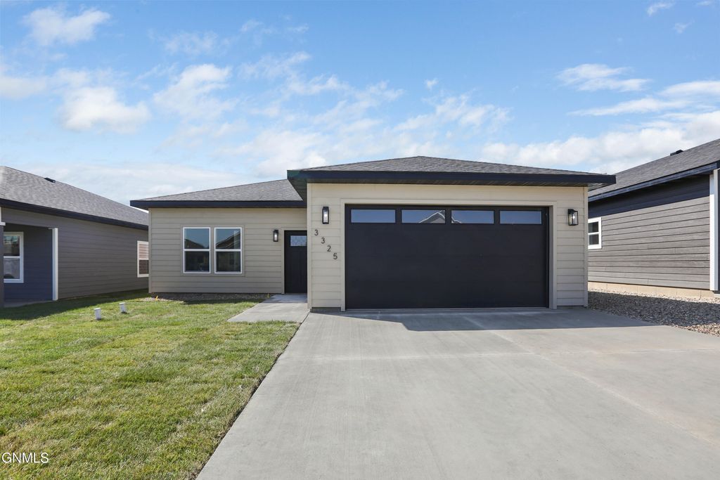 3325 35th Street W, Williston, ND 58801 photo 2