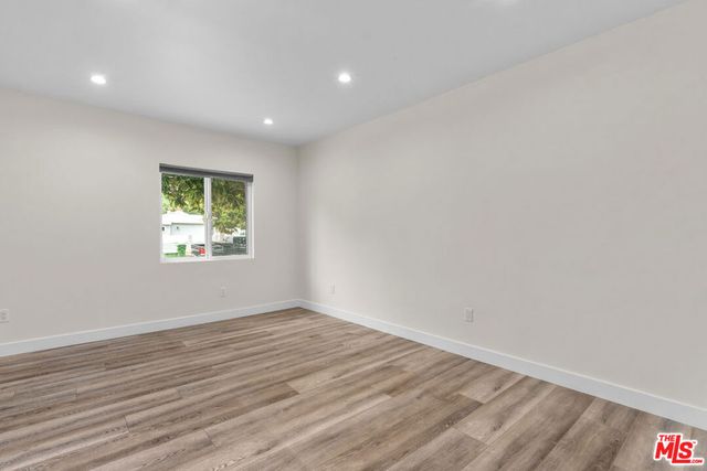 18343 Calvert Street, Tarzana, CA 91335
