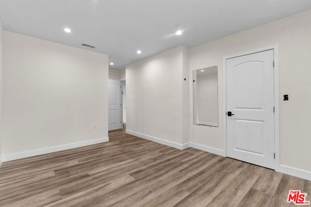 18343 Calvert Street, Tarzana, CA 91335