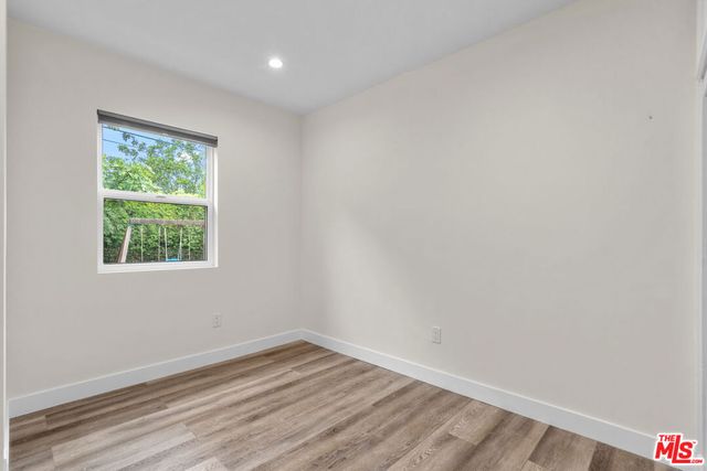 18343 Calvert Street, Tarzana, CA 91335