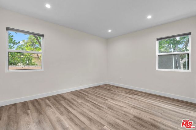 18343 Calvert Street, Tarzana, CA 91335