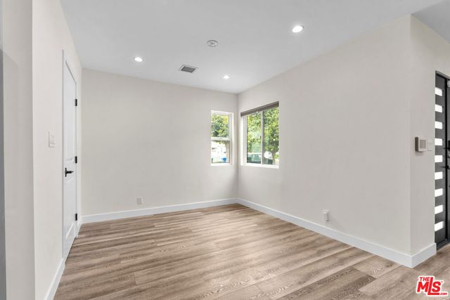 18343 Calvert Street, Tarzana, CA 91335