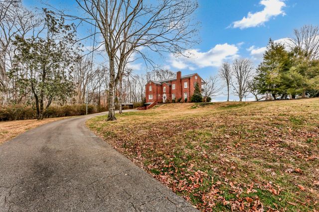 190 Porters Bluff Rd, Clarksville, TN 37040