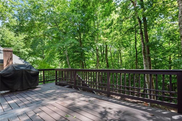 5021 Meadow Hill Court, Winston-salem, NC 27106