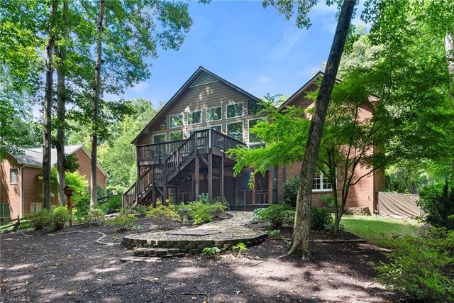 5021 Meadow Hill Court, Winston-salem, NC 27106