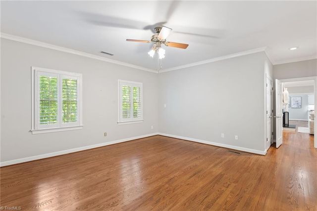 5021 Meadow Hill Court, Winston-salem, NC 27106