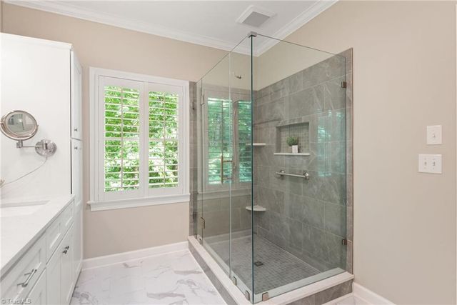 5021 Meadow Hill Court, Winston-salem, NC 27106