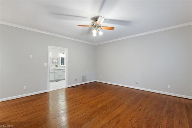5021 Meadow Hill Court, Winston-salem, NC 27106