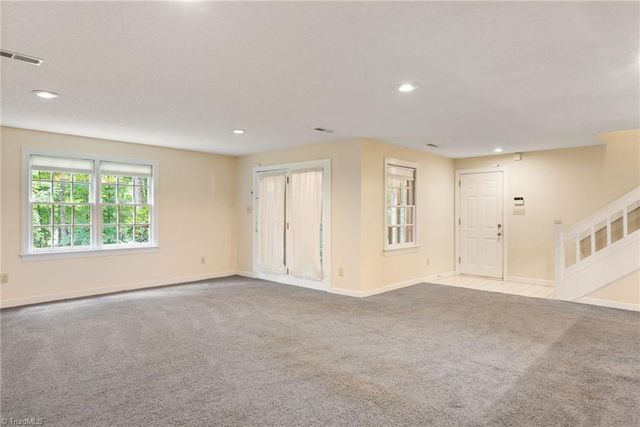 5021 Meadow Hill Court, Winston-salem, NC 27106