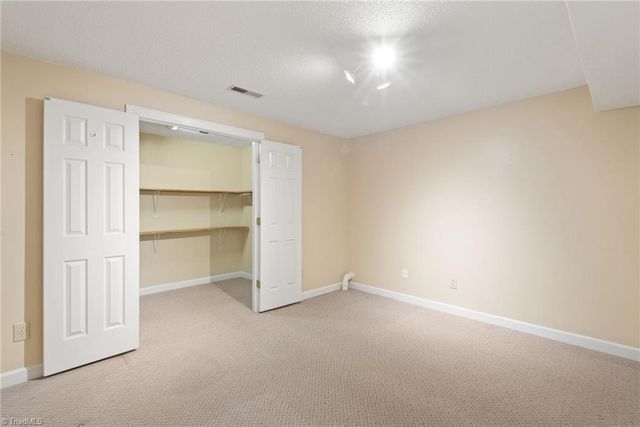 5021 Meadow Hill Court, Winston-salem, NC 27106